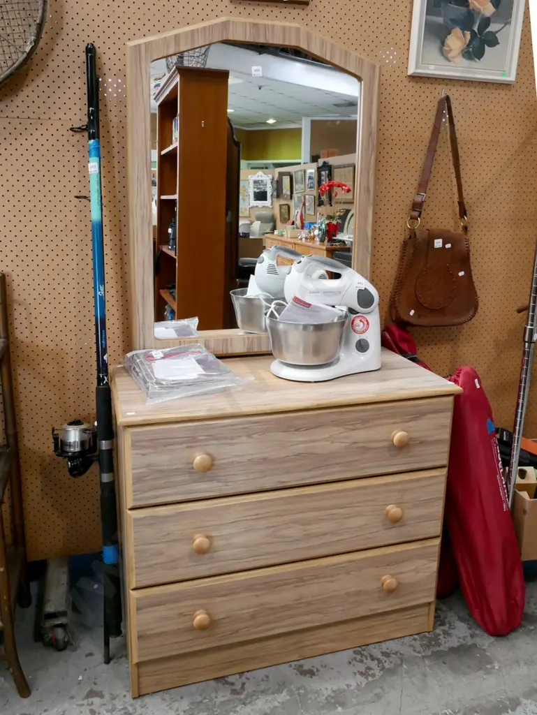mdf faux wood 3 drawer mirror back dresser H-1620 W-830 D-400 Image 1++