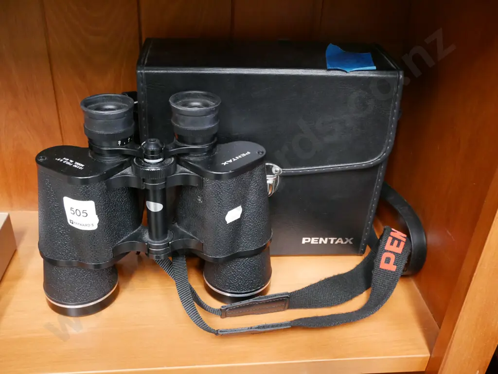 cased Pentax field binoculars Image 1++
