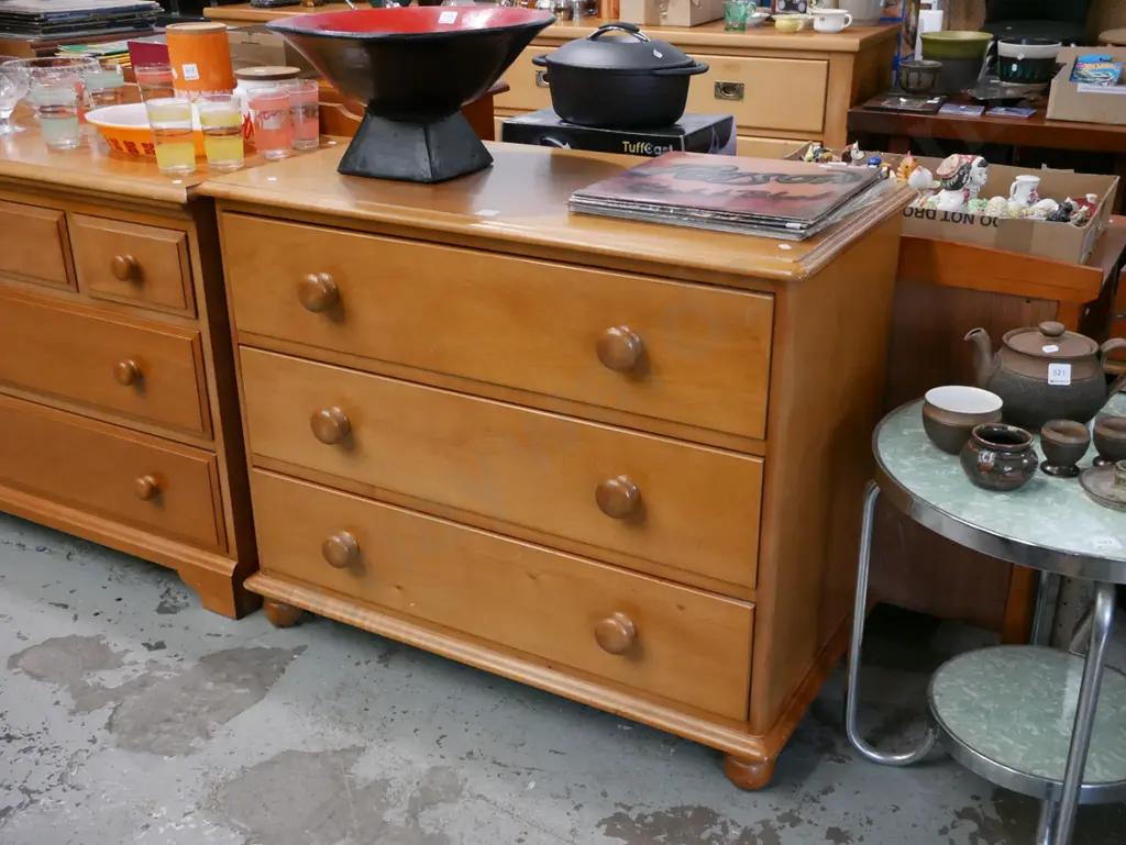 solid rimu 3 drawer lowboy H-740 W-930 D-450 Image 1++