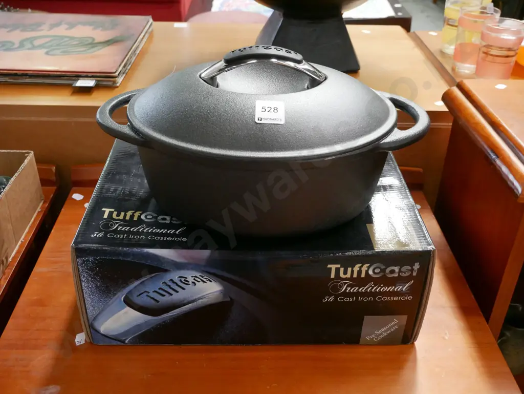 as-new TuffCast cast iron casserole Image 1++