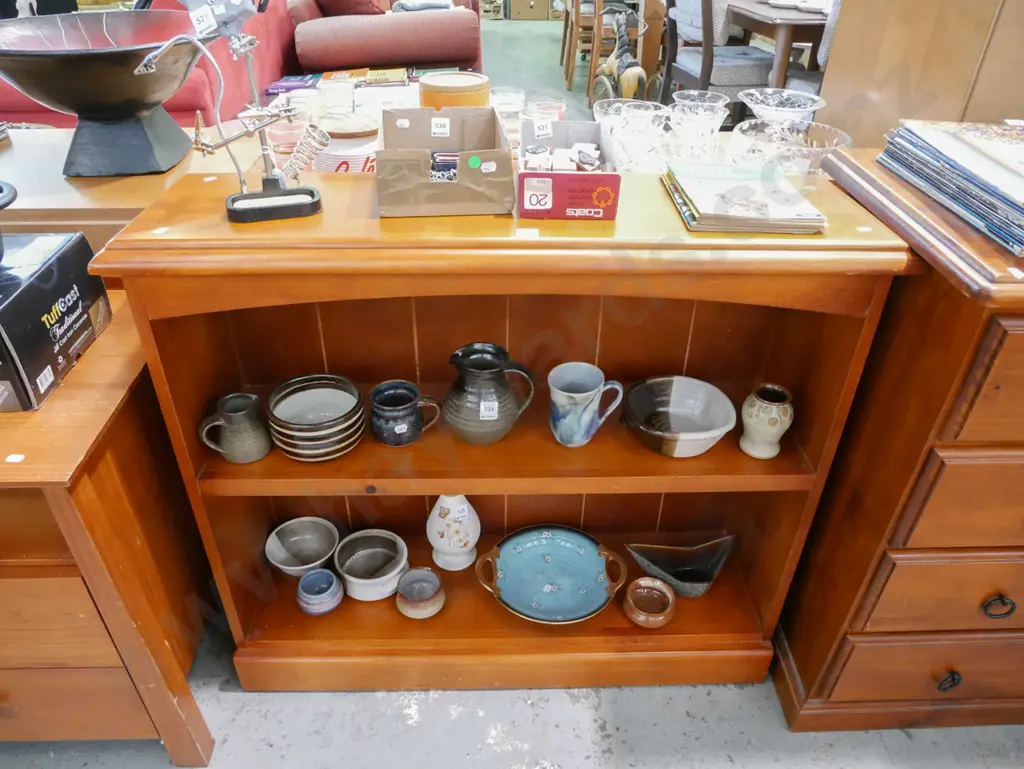 solid wood low bookcase H-810 W-960 D-270 Image 1++