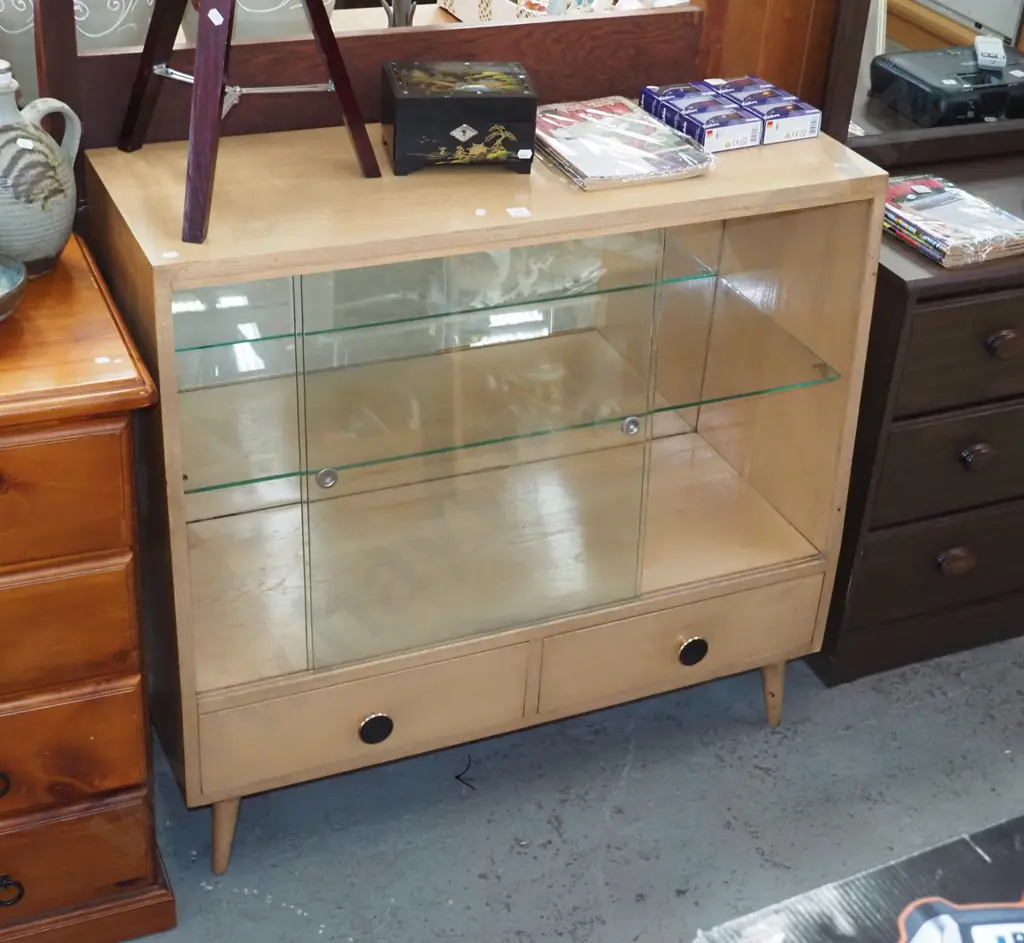 mid-century white oak china cabinet - 2 lower drawers H-920 W-990 D-400 Image 1++