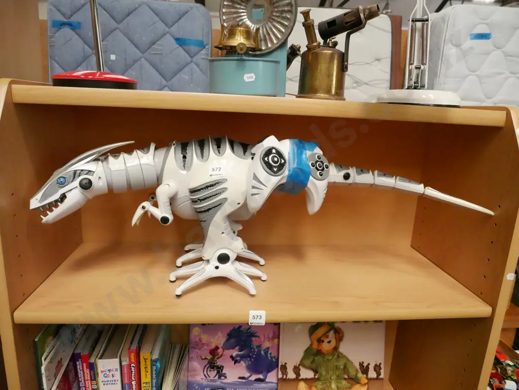 robotic dinosaur toy Image 1++
