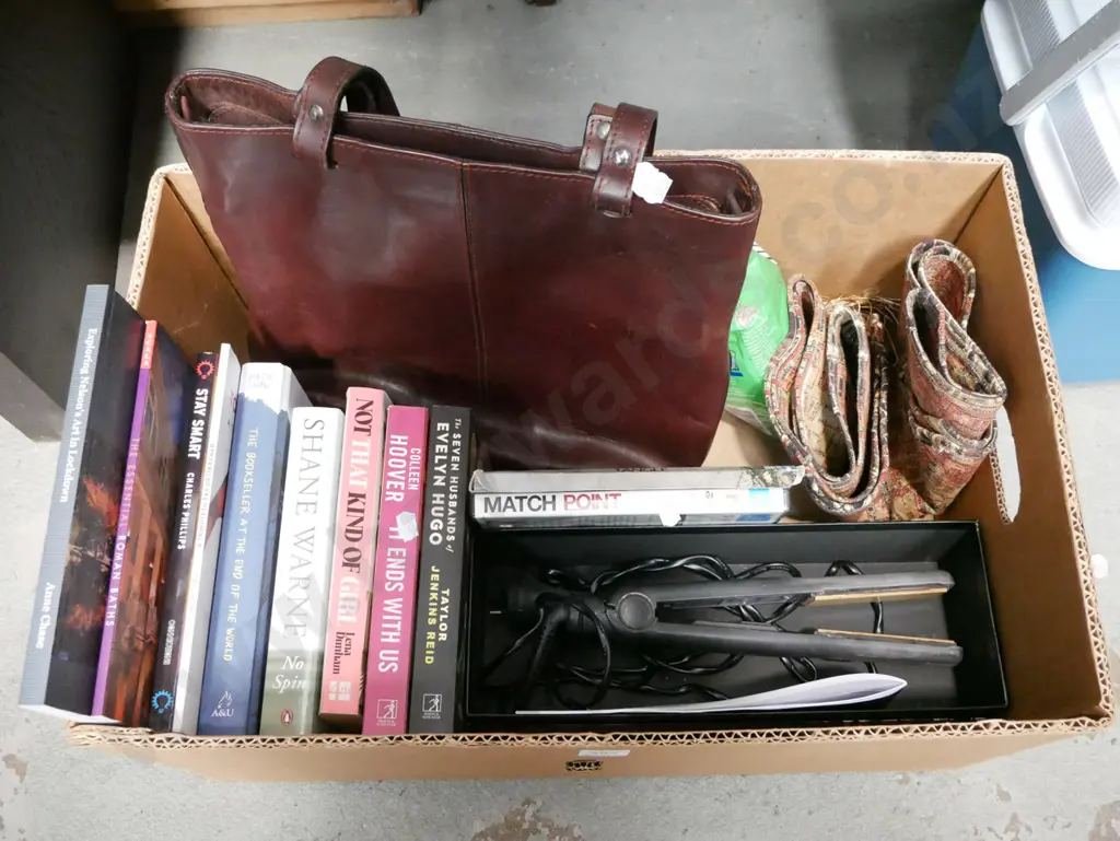 box; hand bag, hair tongs, book etc Image 1++