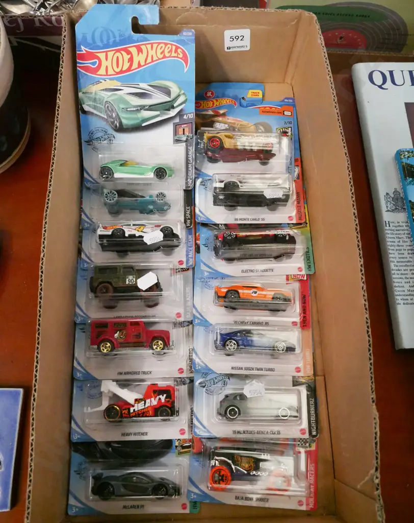 box of as-new carded Hotwheels Image 1++
