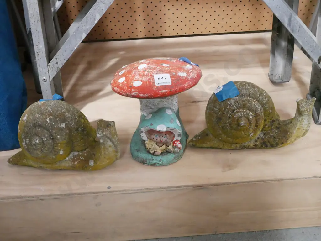 3x concrete garden ornaments Tallest H-180 Image 1++