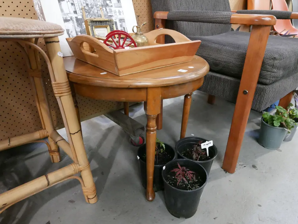 turned beech circular hall table Image 1++