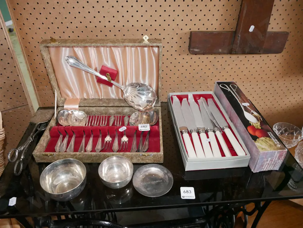cased salad servers, bone handled knives, cutlery etc Image 1++