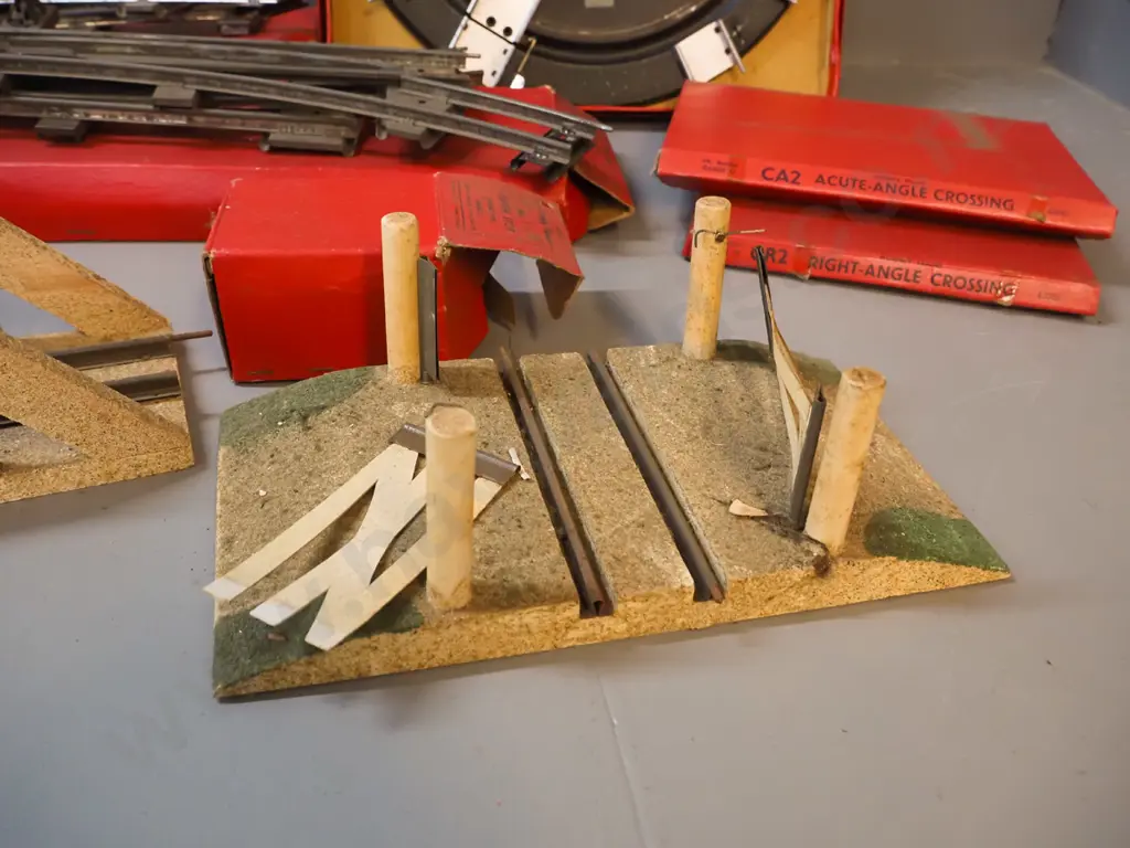 Hornby Gauge O model railway items, some with original boxes: turntable, pedestrian overbridge, tunnel, crossing, track Image 1++
