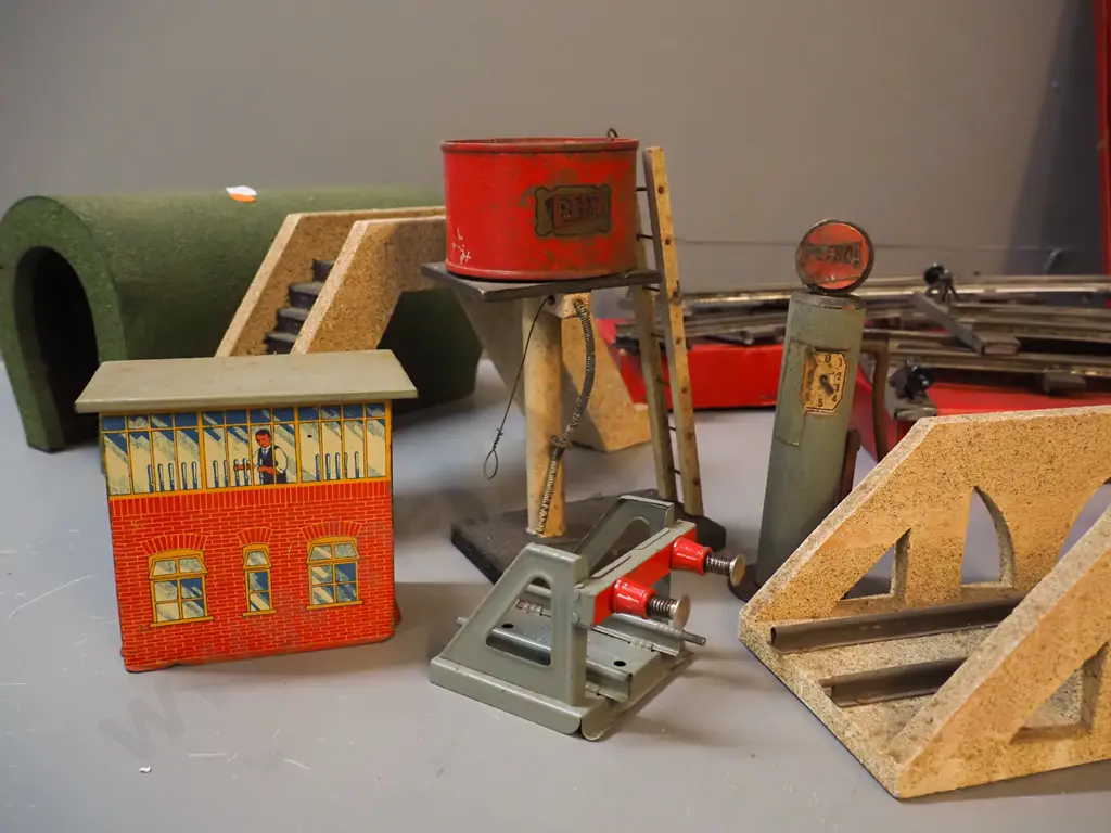 Hornby Gauge O model railway items, some with original boxes: turntable, pedestrian overbridge, tunnel, crossing, track Image 1++