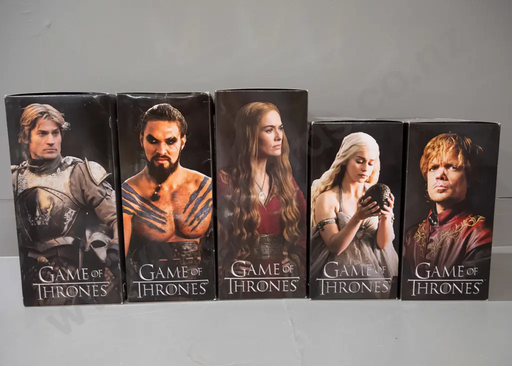 5 Dark Horse Deluxe Game of Thrones figures in original boxes - see photos for details, 3 larger boxes are H-265 W-200 Image 1++