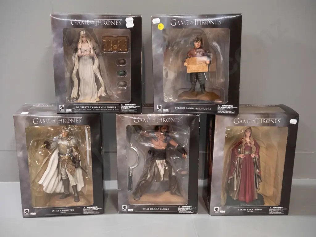 5 Dark Horse Deluxe Game of Thrones figures in original boxes - see photos for details, 3 larger boxes are H-265 W-200 Image 1++