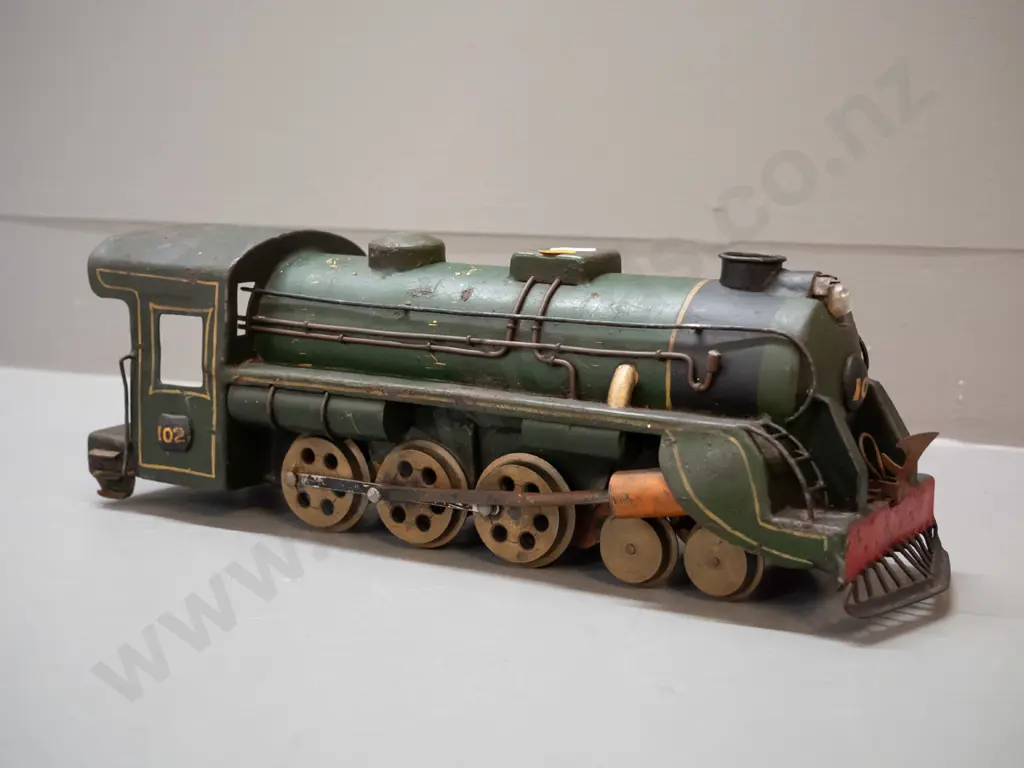 heavy metal model railway locomotive with electrical motor, corrosion and paint wear - unknown gauge, wheels are 60mm Image 1++