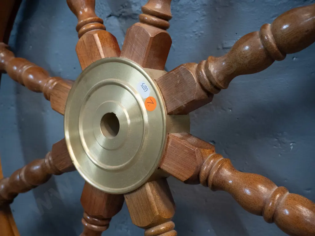 reproduction timber ship's wheel with brass finish metal hub - some scratches to timber D-920 Image 1++