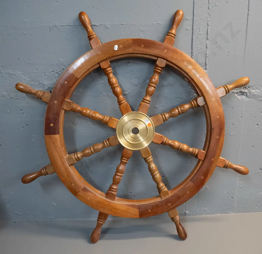 reproduction timber ship's wheel with brass finish metal hub - some scratches to timber D-920 Image 1++