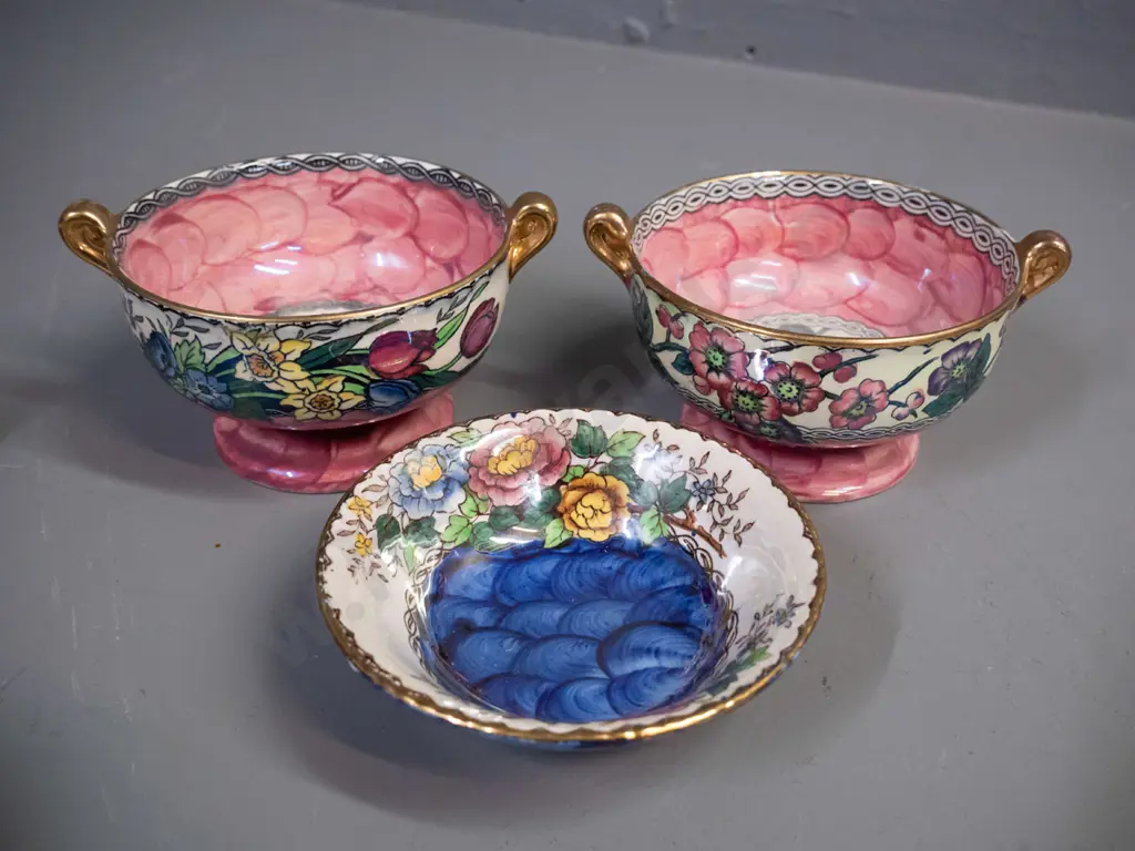 7 pieces of Maling china - 3 blue thumbprint dishes, 2 pink thumbprint comport dishes H-60 D-130 and 2 small lustre Image 1++