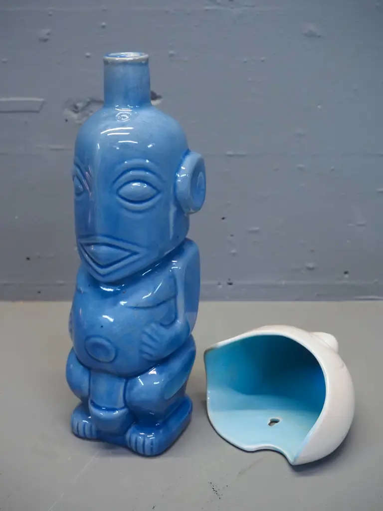 Royal Norfolk deco style wall pocket vase and a tiki figural motif blue glaze bottle H-280 Image 1++