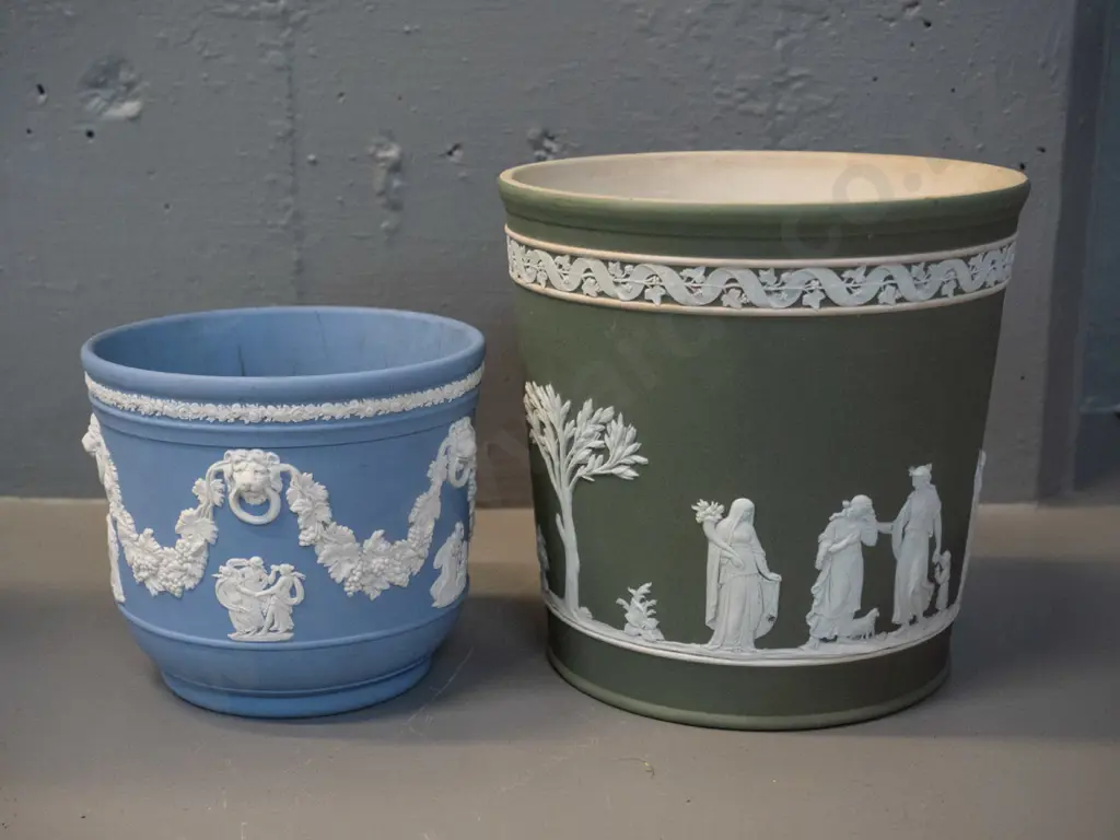 2 Wedgwood jasperware jardinieres - both with some staining inside, green one is H-160 D-160 Image 1++