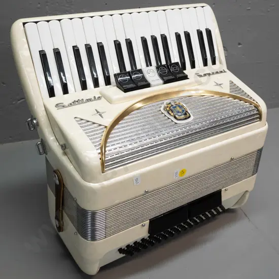 vintage Settimio Soprani 80-bass piano accordion, no case, missing one latch strap - H-370 W-410