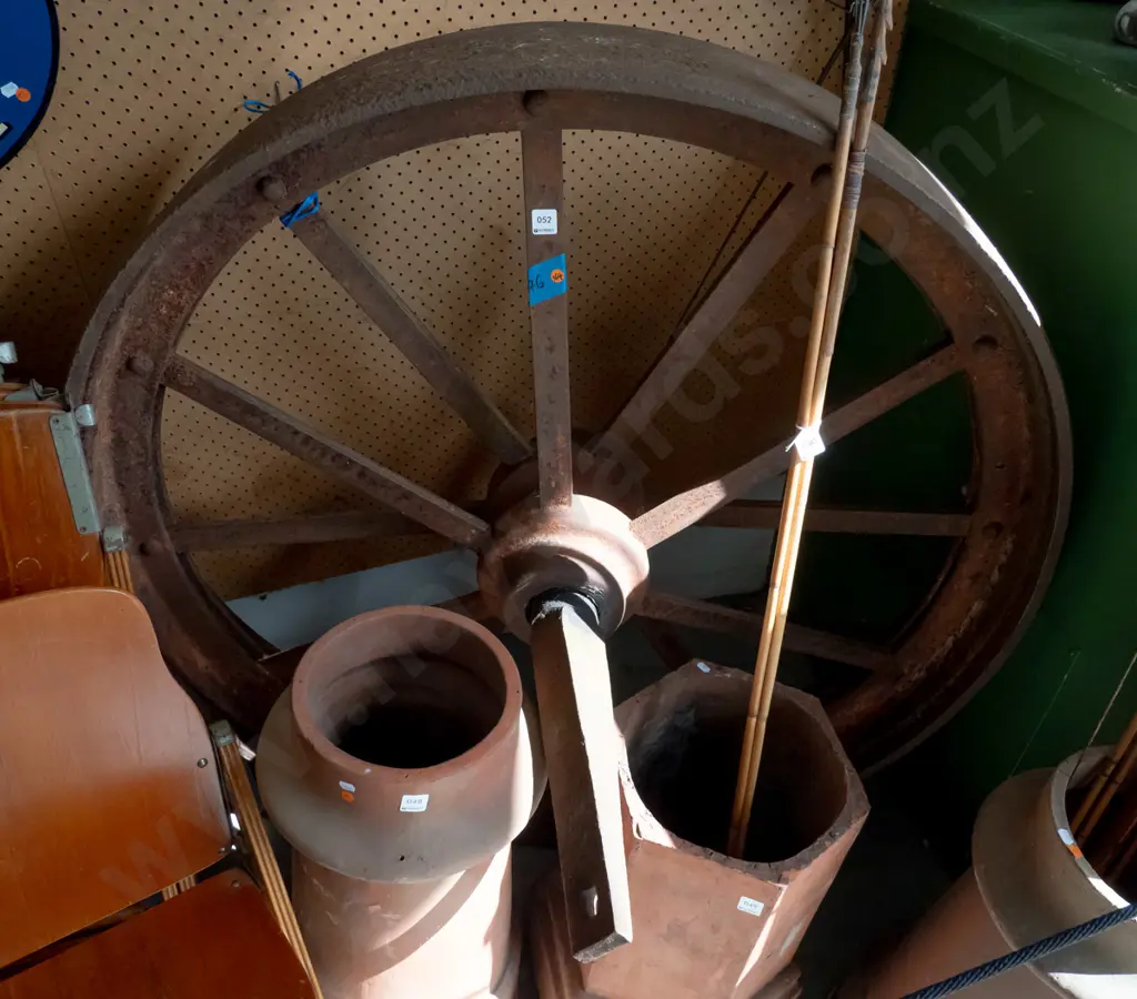 large  Clayton & Shuttleworth cast iron traction engine wheel with part axle. Diam-1200. Limited delivery options Image 1++