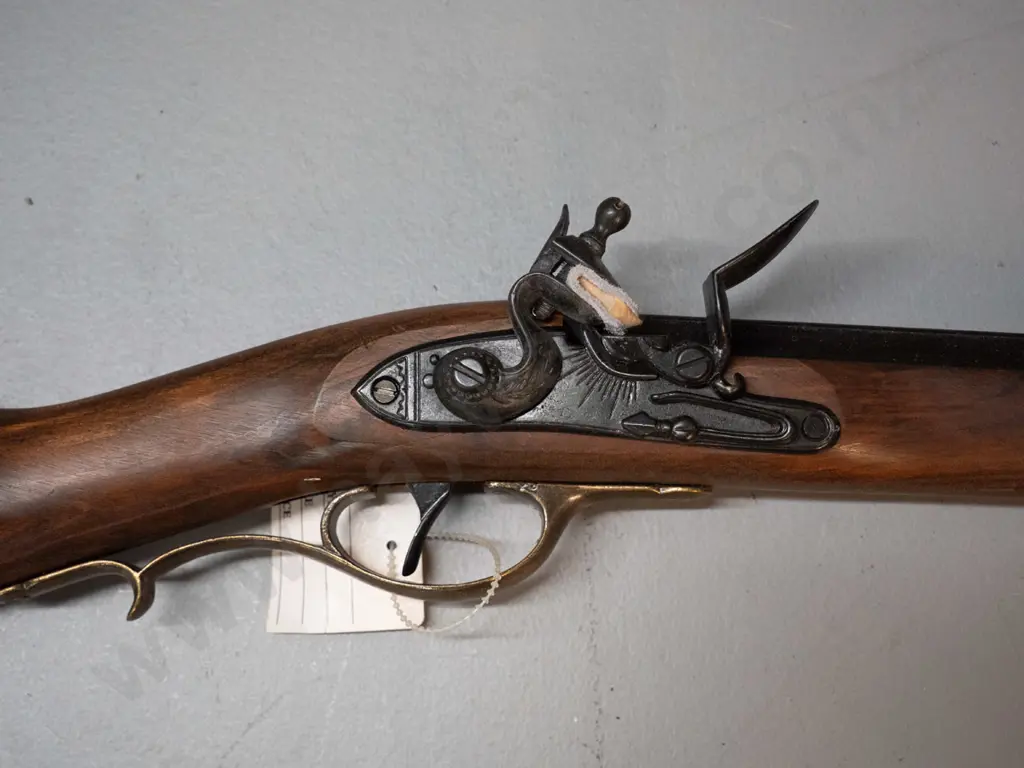 reproduction 18th century style flintlock rifle - timber & brass fittings, L-1080 Image 1++