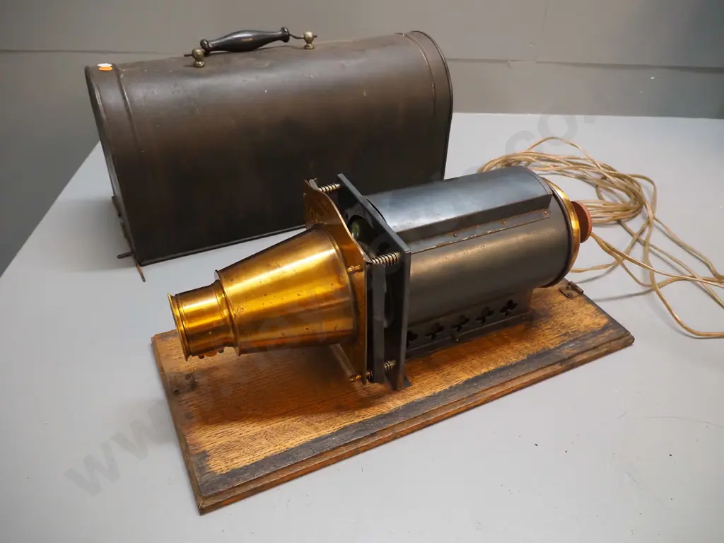 vintage electric magic lantern projector - Gnome 1, made in France - with oak base, brass housing, has had cord cut off, Image 1++