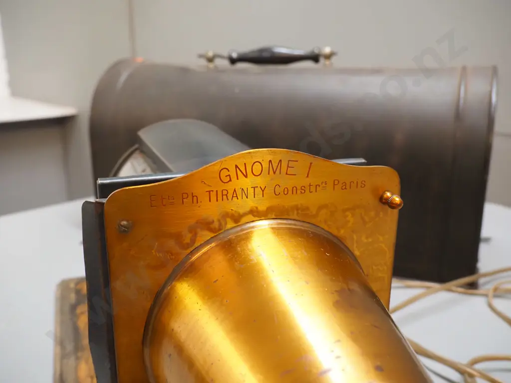 vintage electric magic lantern projector - Gnome 1, made in France - with oak base, brass housing, has had cord cut off, Image 1++