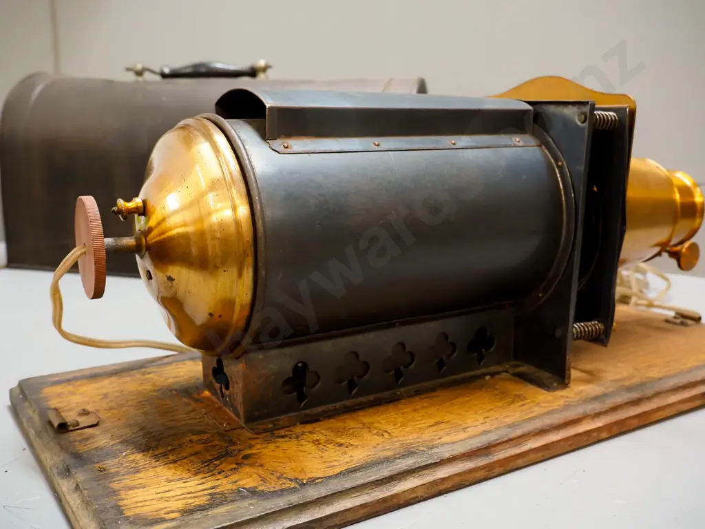 vintage electric magic lantern projector - Gnome 1, made in France - with oak base, brass housing, has had cord cut off, Image 1++