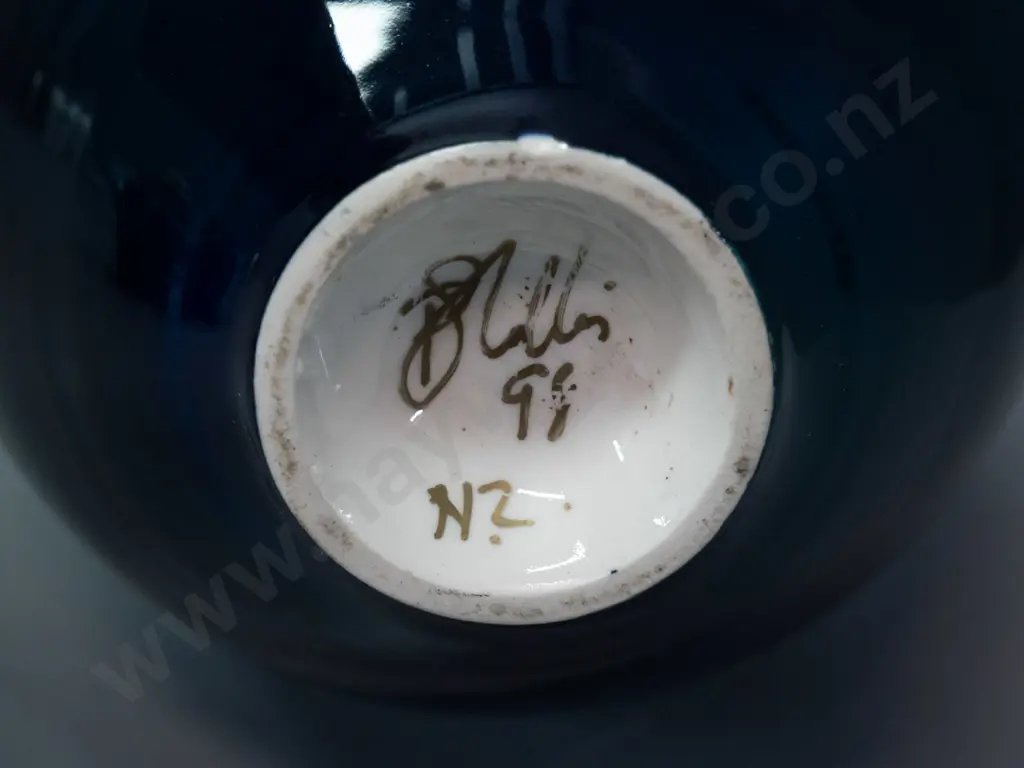 Peter Collis New Zealand studio pottery vase - gilt and red abstract design on dark cobalt glaze H-250 D-180 Image 1++