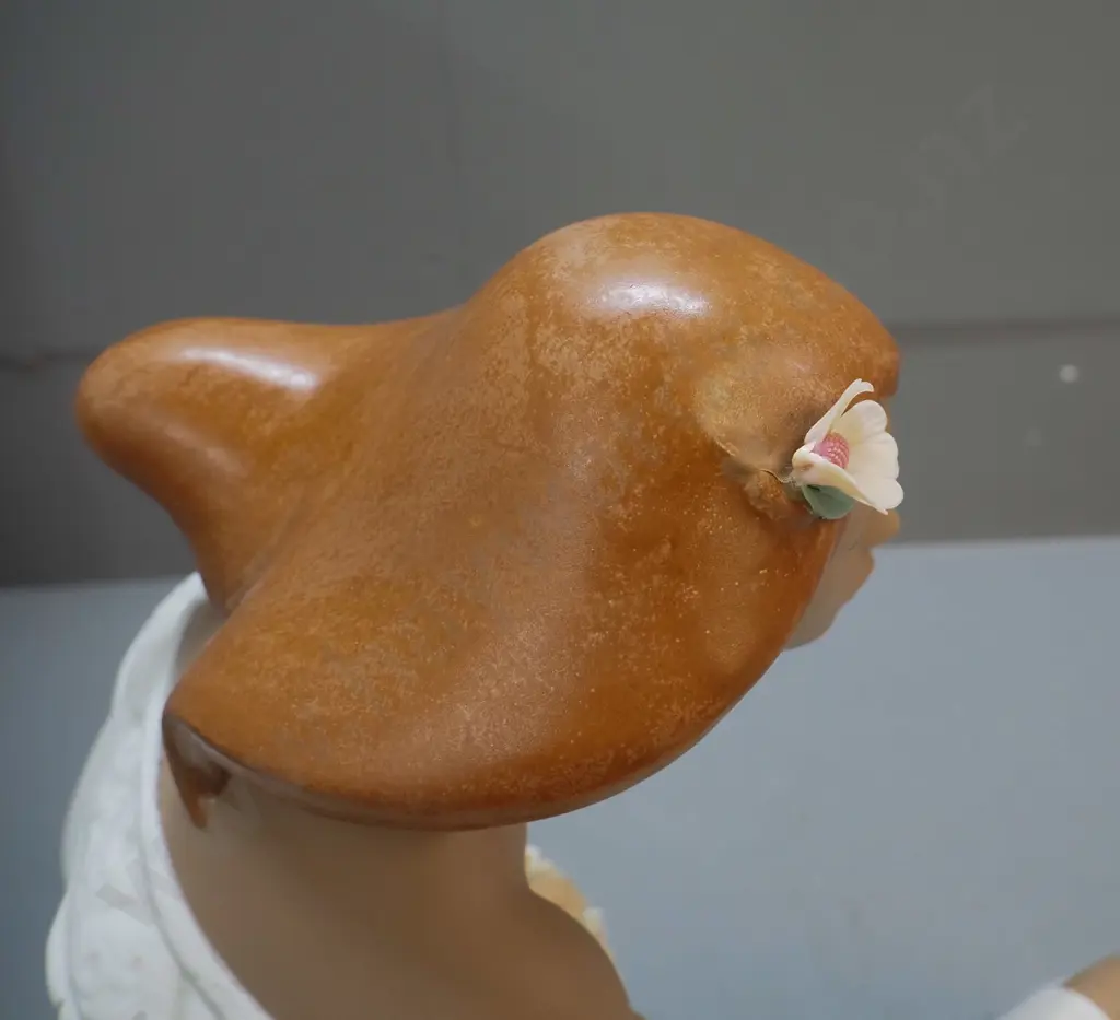 large Lladro figurine of a woman - "Midday" - with original shipping box - marked 2405. One flower detached from hair, Image 1++