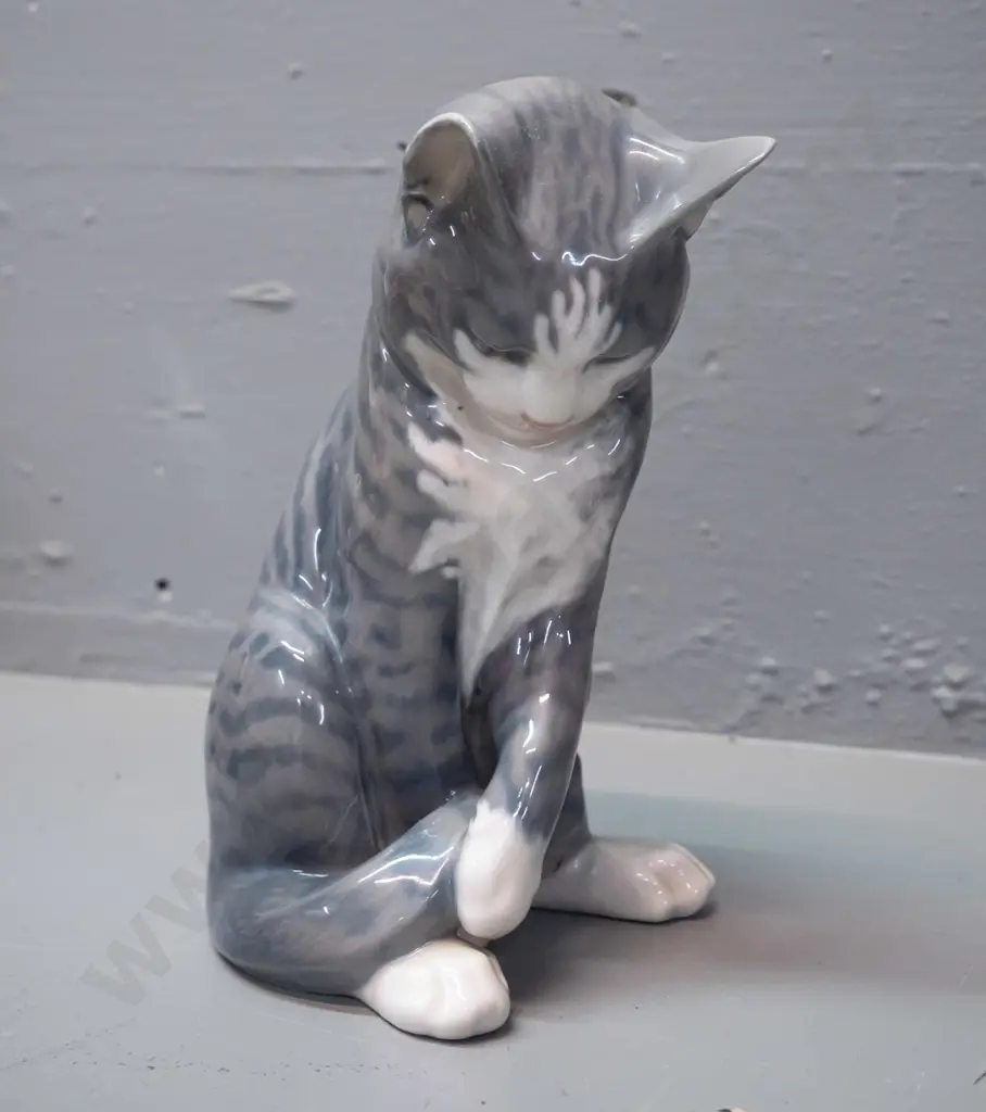 Royal Copenhagen cat figurine No. 340. H-180 W-110 Image 1++