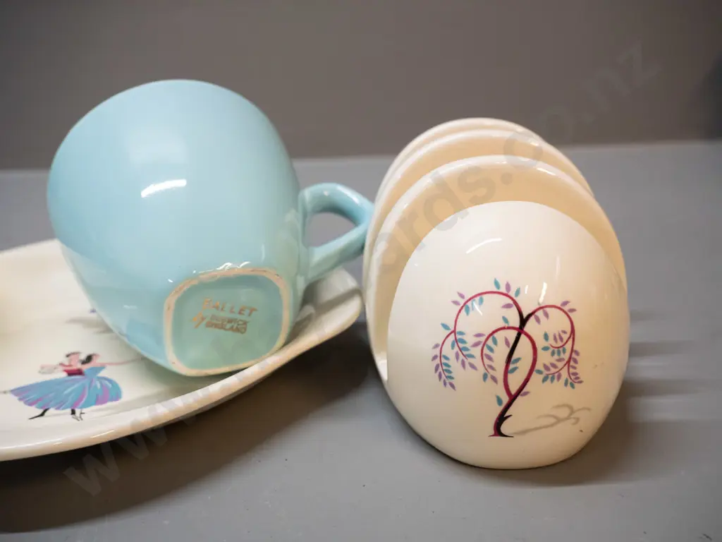 retro Beswick "Ballet" pattern toast rack and tennis set Image 1++