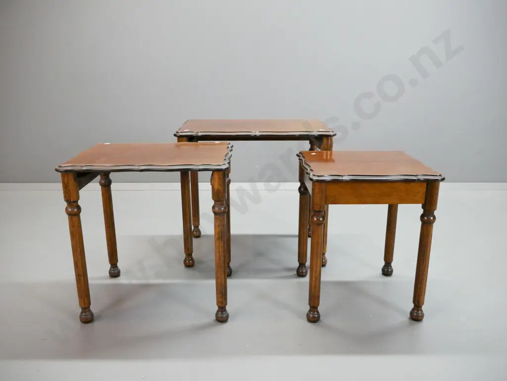 set of 3 reproduction nesting tables with shaped veneered tops on turned fluted legs - middle has staining and marks to Image 1++