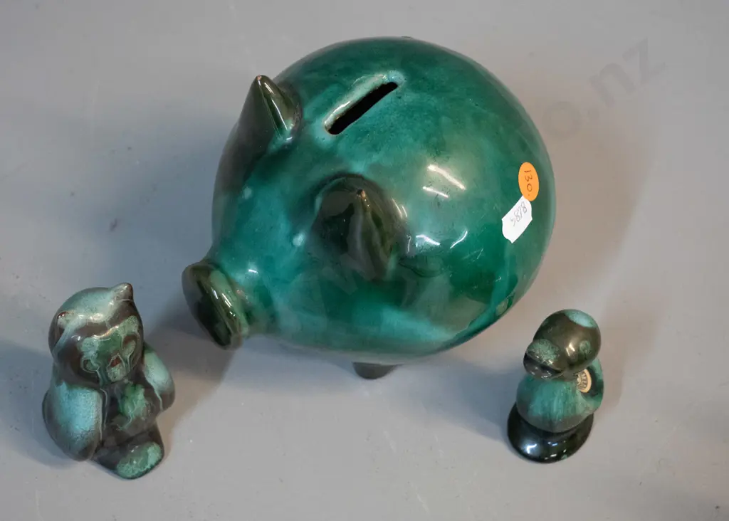 Blue Mountain pottery piggy bank H-140 L-150 and 2 small animal figures - owl and duck Image 1++