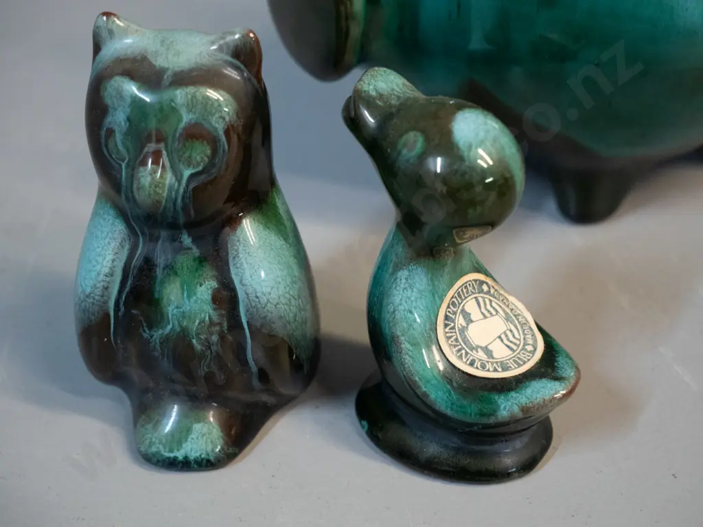 Blue Mountain pottery piggy bank H-140 L-150 and 2 small animal figures - owl and duck Image 1++