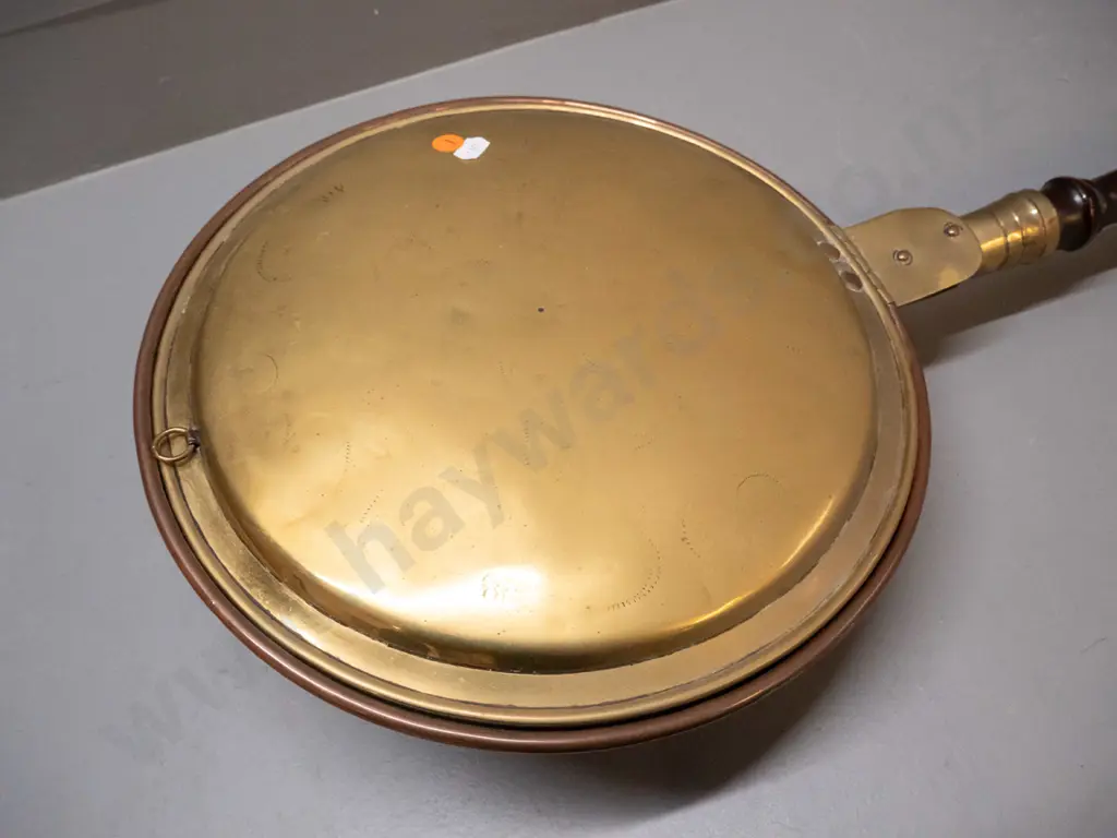 Victorian copper bed warmer with brass lid and fitting, turned timber handle - some dents and polish wear. L-1130 Image 1++