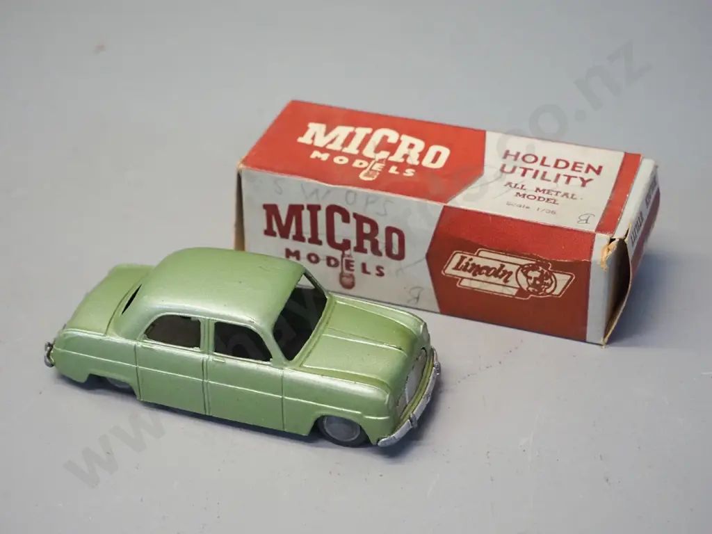 Lincoln Toys Micro Model 1:36 scale die-cast model vehicle with box - Ford Zephyr, minor paint chips, not original box Image 1++