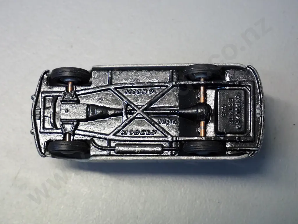 Lincoln Toys Micro Model 1:36 scale die-cast model vehicle with original box - Vanguard Estate car, one small box flap Image 1++