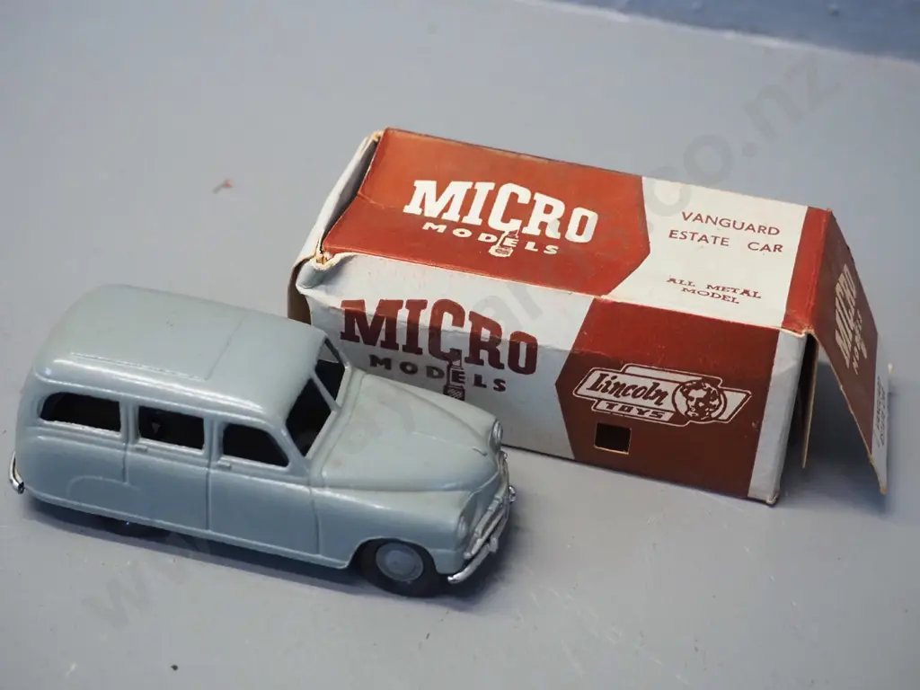 Lincoln Toys Micro Model 1:36 scale die-cast model vehicle with original box - Vanguard Estate car, one small box flap Image 1++
