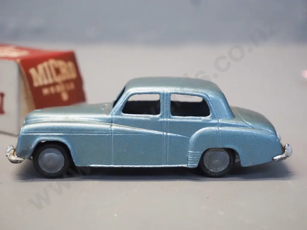 Lincoln Toys Micro Model 1:36 scale die-cast model vehicle with original box - Humber Super Snipe, minor wear Image 1++