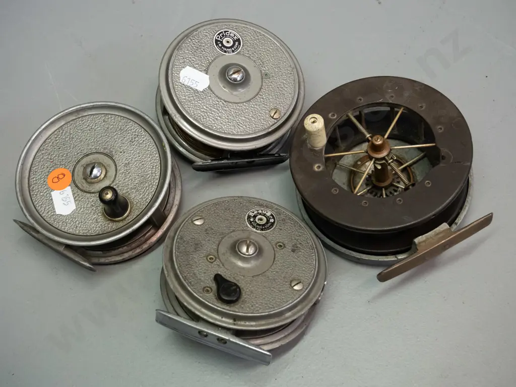 4 metal cased fly fishing reels - JW Young & Sons - 2 marked Pridex, 1 Condex, aerial style bakelite and metal has no Image 1++