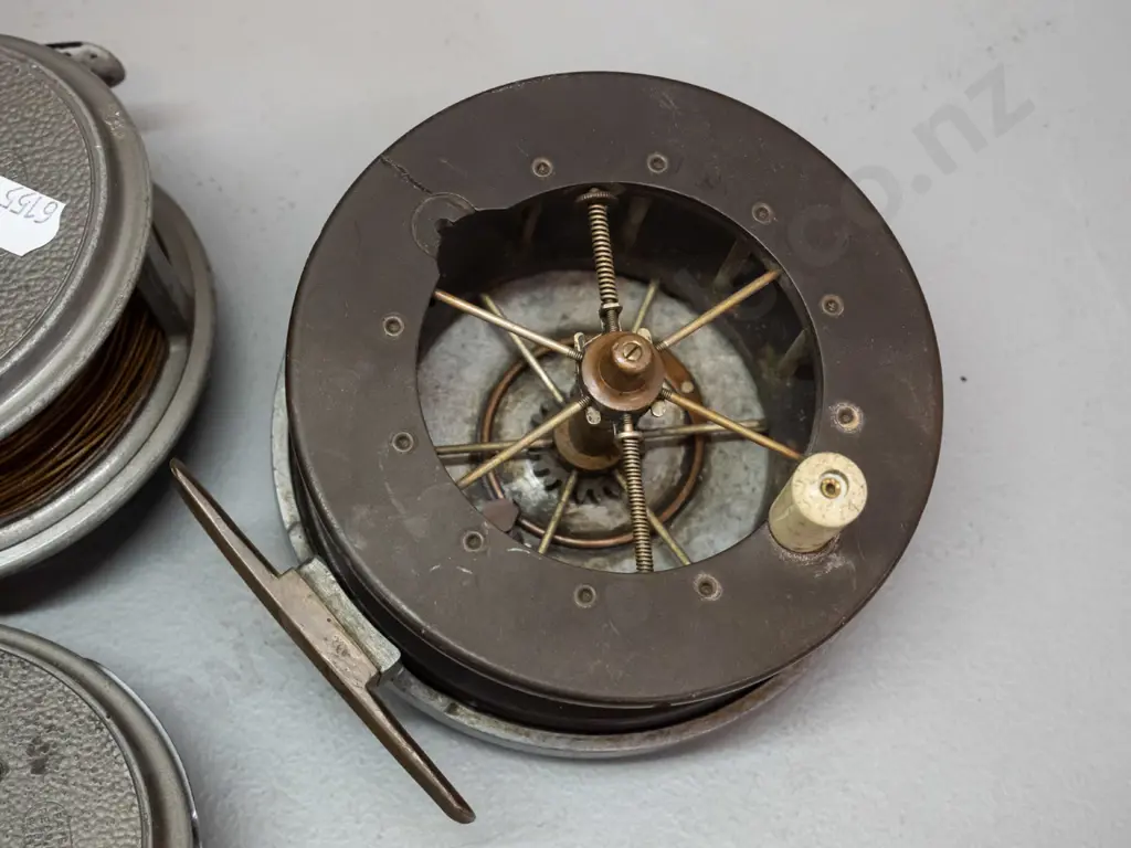 4 metal cased fly fishing reels - JW Young & Sons - 2 marked Pridex, 1 Condex, aerial style bakelite and metal has no Image 1++