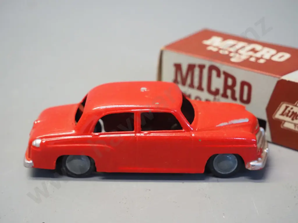 Lincoln Toys Micro Model 1:36 scale die-cast model vehicle with original box - Vauxhall Velox - minor chips to paint, Image 1++