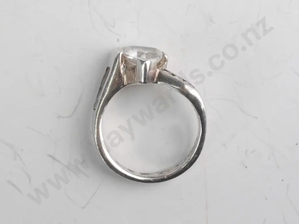 silver cz ring stamped 925 Image 1++