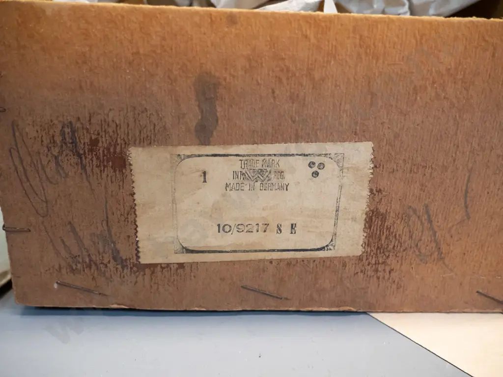vintage Kiddyphone wind-up tin toy gramophone - Made in Germany, with winding key, record, tin of needles, Image 1++