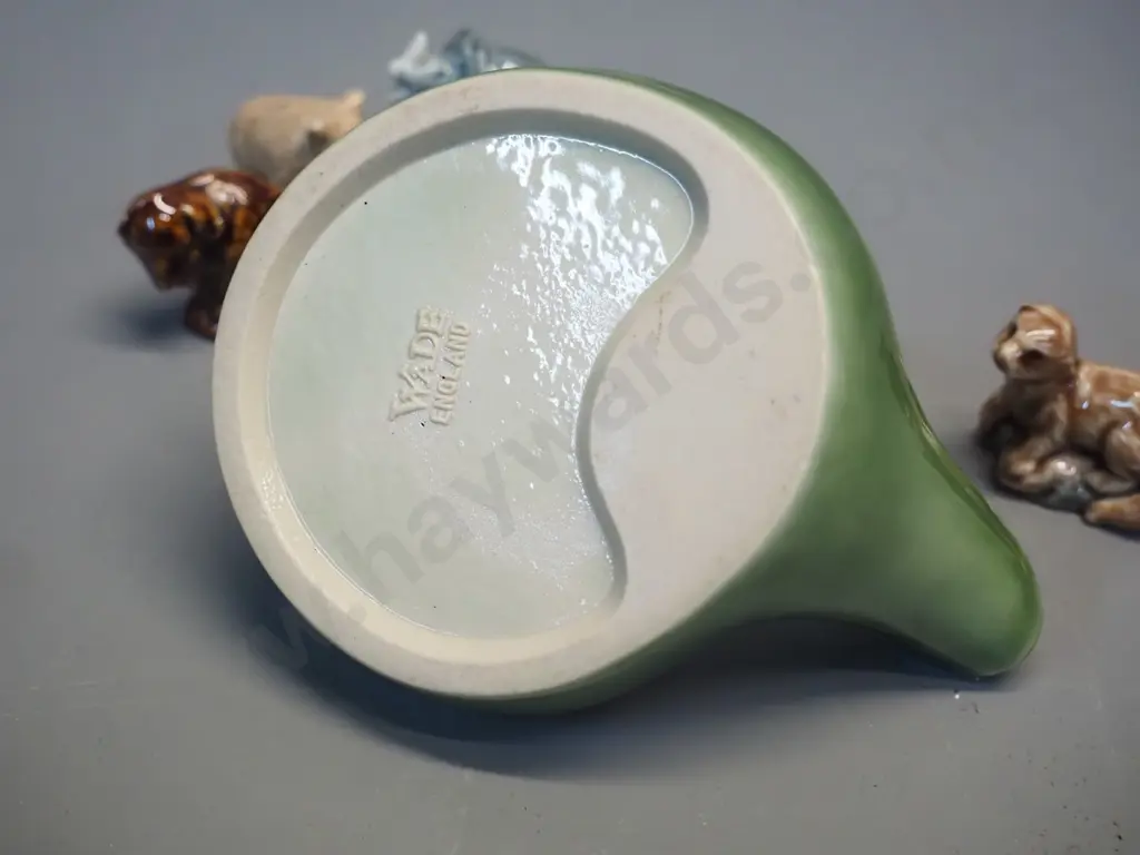 Wade Cairn terrier pipe rest H-90 W-110 and 6 assorted Wade Whimsies figures Image 1++