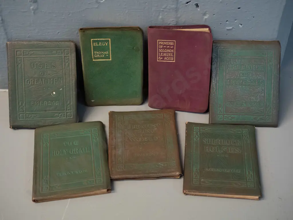 7 small books including 5 Little Leather Library volumes - Speeches and Addresses of Abraham Lincoln, Sherlock Holmes, Image 1++