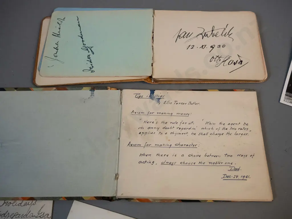 assorted Invercargill postcards, 2 autograph books with 1930s-40s dates plus a few other postcards and photos Image 1++