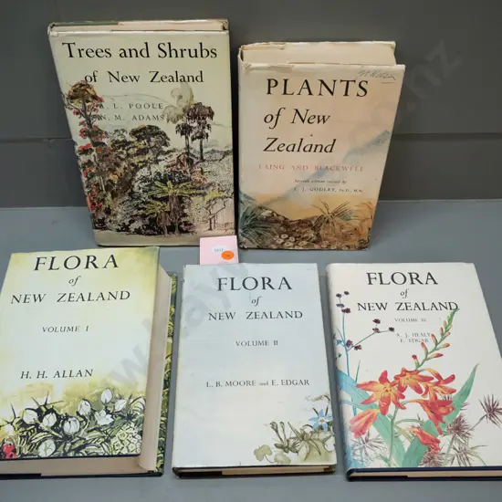 5 books on New Zealand plants - three volumes Flora of New Zealand and two others, various authors. Wear to dust jackets
