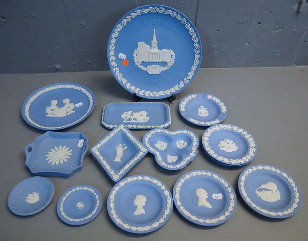 assorted Wedgwood light blue jasperware - Christmas plate D-210, 1986 royal birth plate, pin dishes and ash tray Image 1++